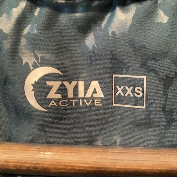 ZYIA Activewear Jade Green Animal Print Bomber Jacket Size XXS - Picture 3 of 9